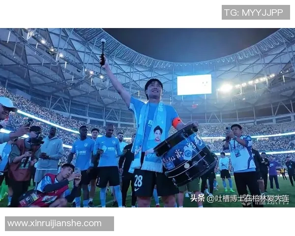 25号足球明星因病缺席比赛球迷们的担忧与期待交织 25号足球明星因病缺席比赛球迷们的担忧与期待交织